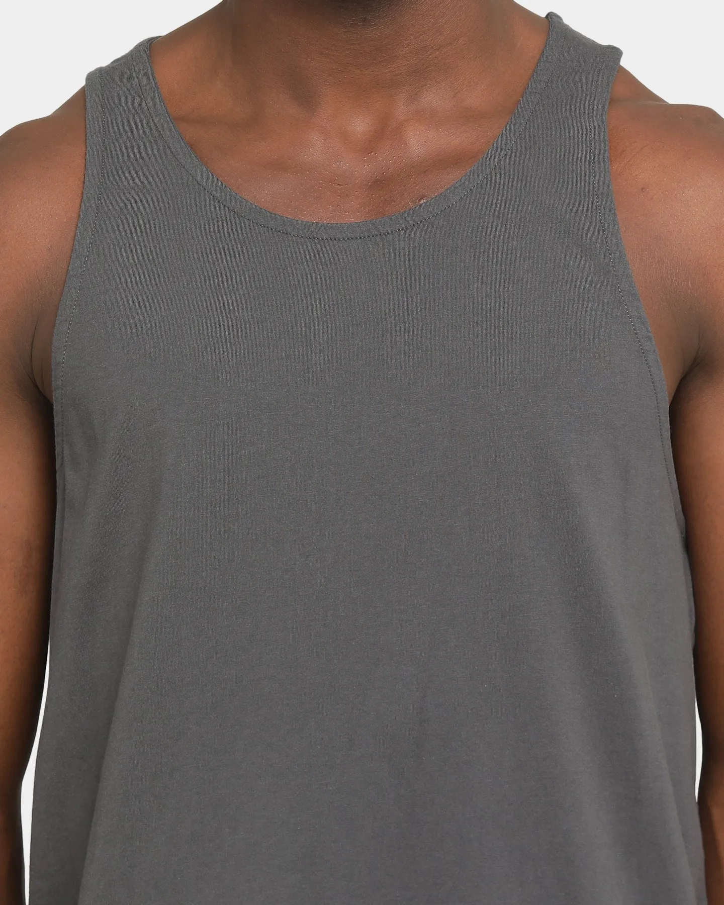 EN ES Service Distressed Singlet Charcoal